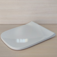Сидение с крышкой для унитаза  GEBERIT Smyle Square soft close 500.687.01.1