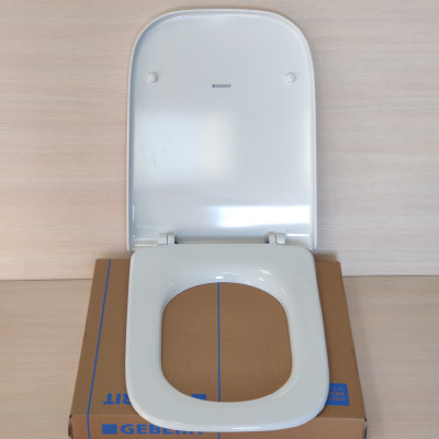 Сидение с крышкой для унитаза GEBERIT Smyle Square soft close 500.687.01.1