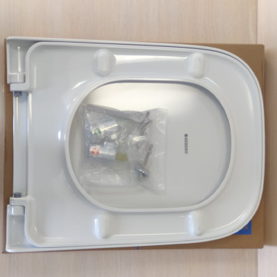 Сидение с крышкой для унитаза GEBERIT Smyle Square soft close 500.687.01.1